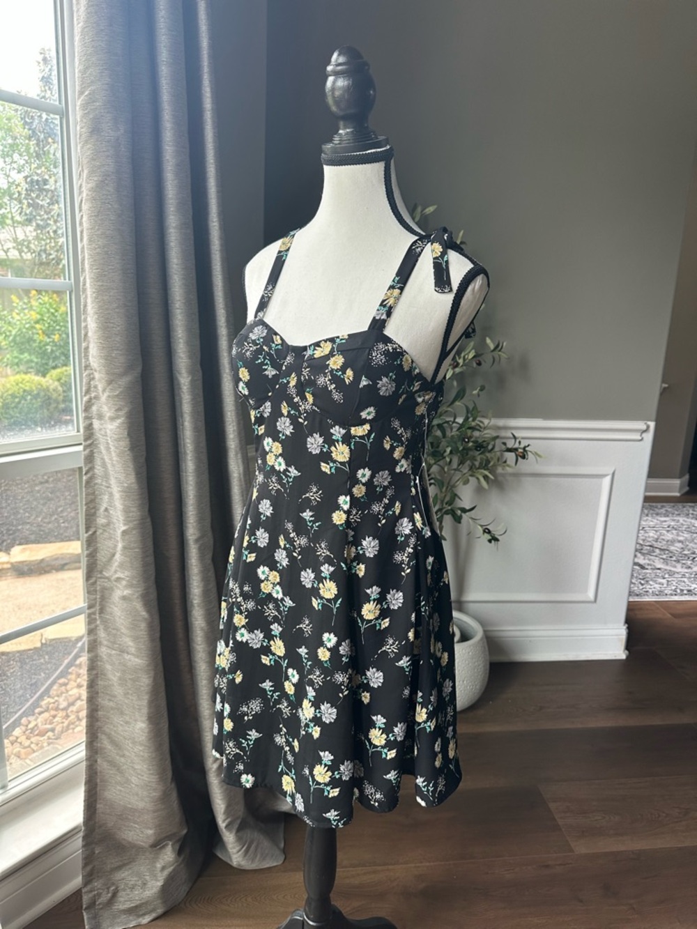 Lily Rose Black Floral Sundress with Yellow & White Blossoms - Small - NWT